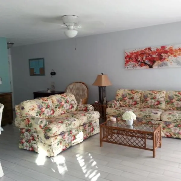 1+1 Large condo Sarasota, hotel en Sarasota