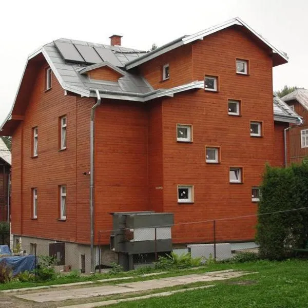 Hostel Promyk, hotel v destinaci Iwonicz-Zdrój