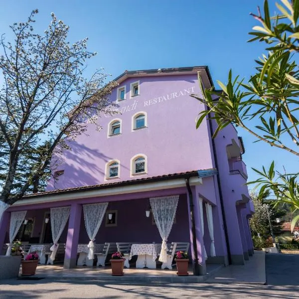 Hotel Villa Sandi - free parking, hotel v destinácii Čavle