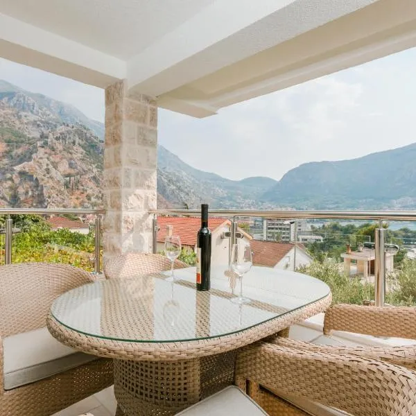 Apartments Los Olivos, хотел в Котор