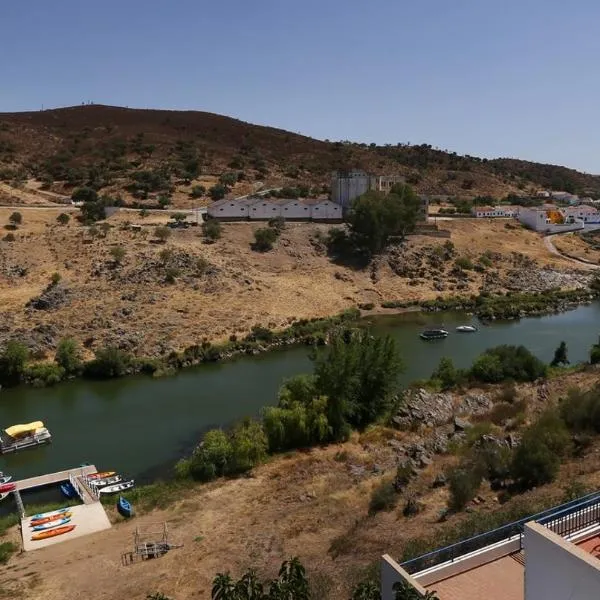 Alojamentos Oasis, hotel v destinaci Mértola