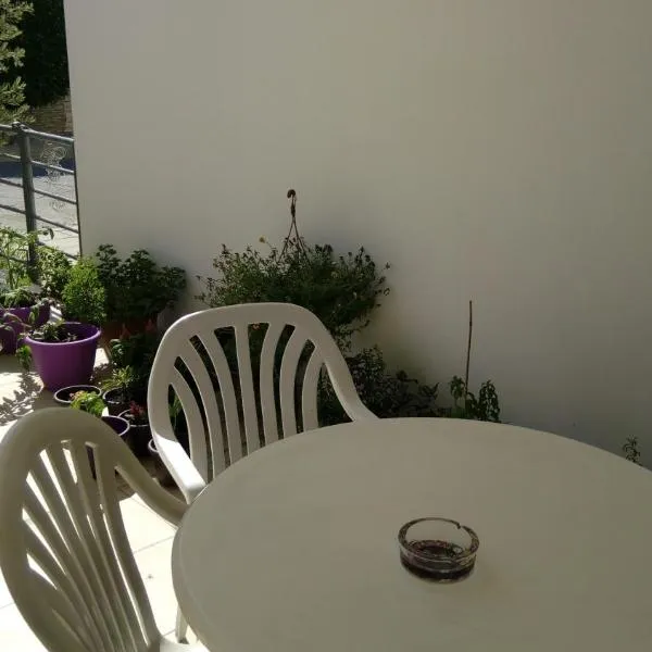 Kalampakas Guesthouse, hotel in Larnaka