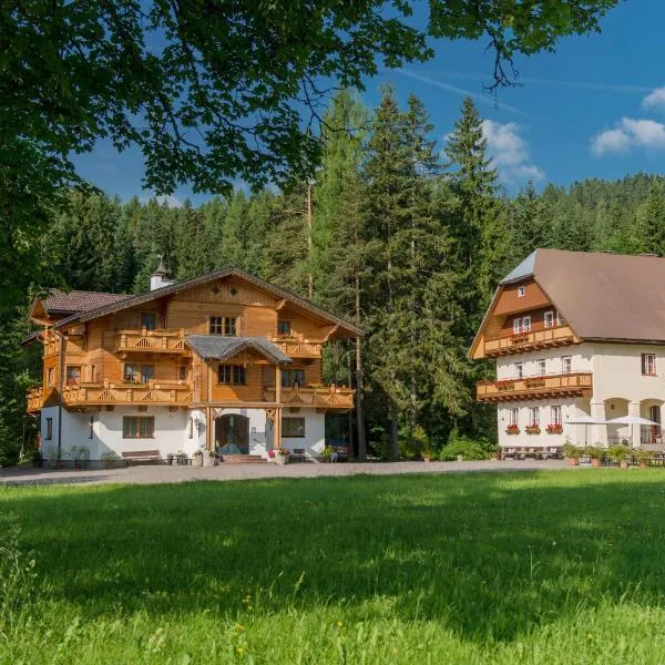 MEINE HEIMAT - Charming Mountain Apartments & Free Summercard, Hotel in Ramsau am Dachstein