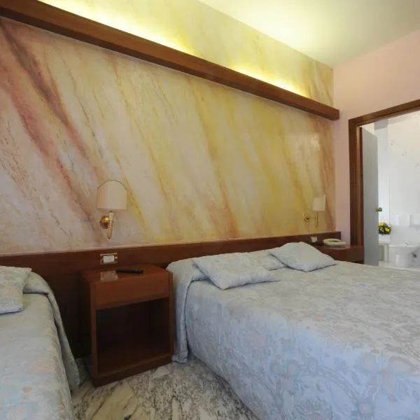 Hotel Excelsior, hotel v destinaci Latina