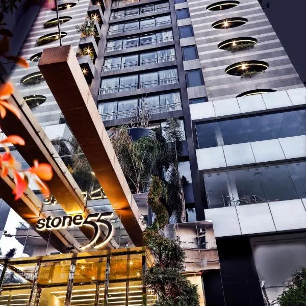 Warwick Stone 55 Hotel Beirut: Broummana şehrinde bir otel