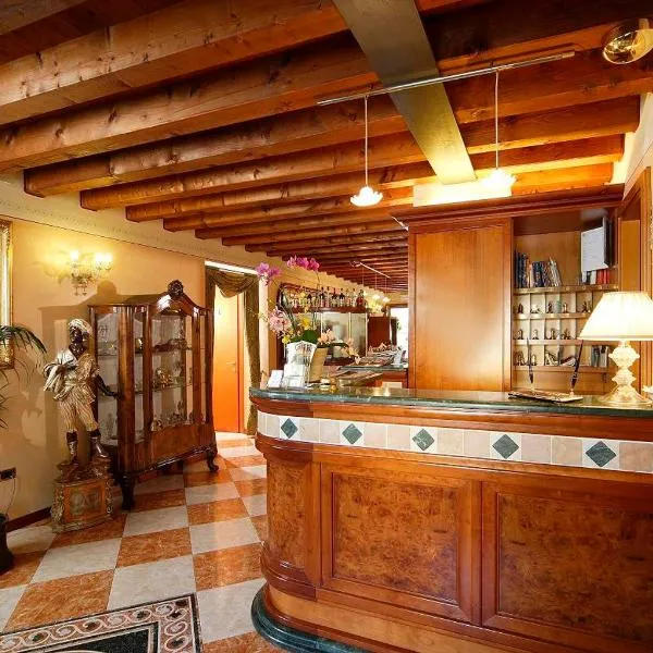 Hotel Antico Moro, hotel v destinácii Zelarino