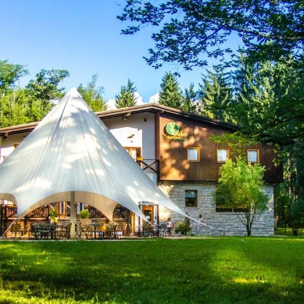 Hotel Rakov Skocjan, hotell i Cerknica