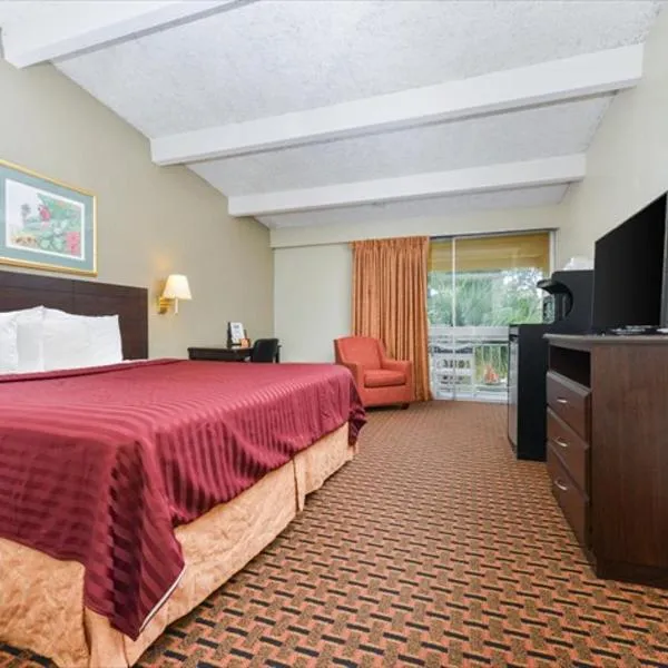 Americas Best Value Inn Sarasota, מלון בPoint O'Rocks