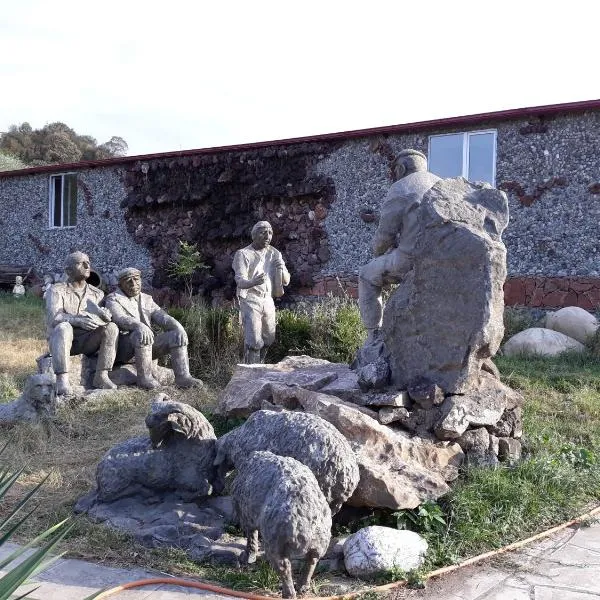 Hotel Skazka, viešbutis mieste Achʼajur