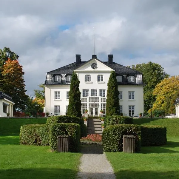 Baldersnäs Herrgård, hotel in Bäckefors