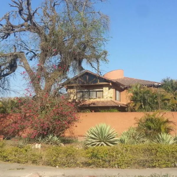 LA CASONA Hotel Boutique, hôtel à Refineria Camiri