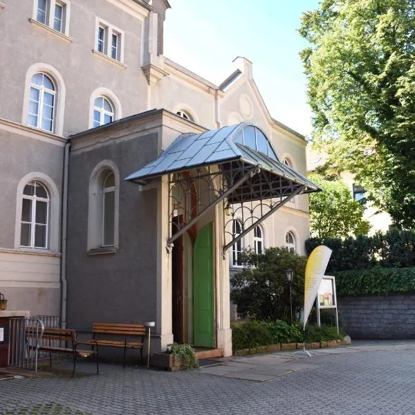 Pension zur Wartburg, hotel v destinaci Görlitz