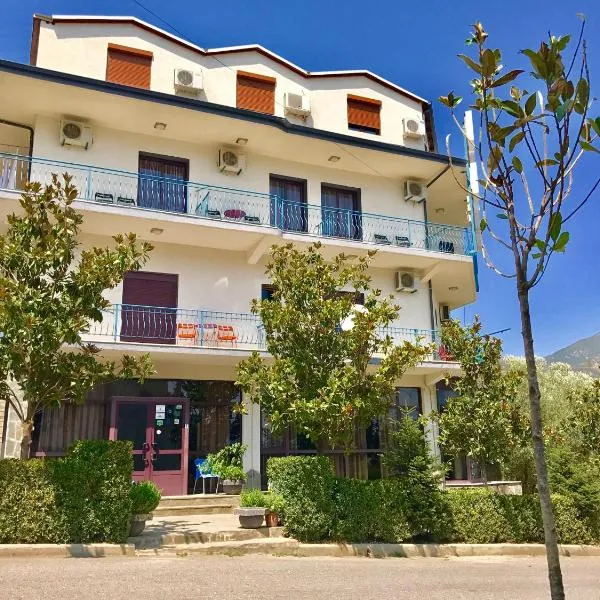 RAMIS Hotel & Outdoor Sports Center, ξενοδοχείο στην Πρεμετή