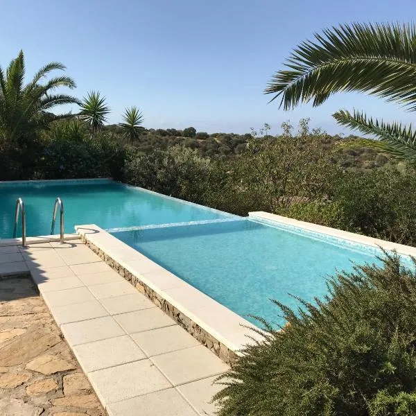 villa Orchidee Sardegna, hotel v destinaci Capitana
