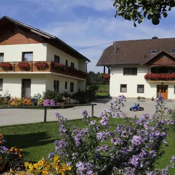 Familienparadies Zeislerhof, hotel v destinaci Glanegg