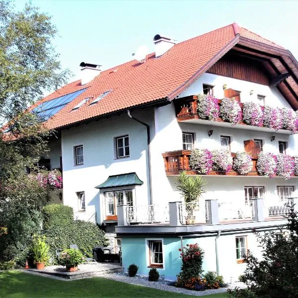 Pension Waldhof, hotel di Koppl