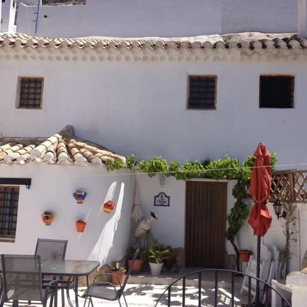 Cueva Chelaja, hotel in Galera