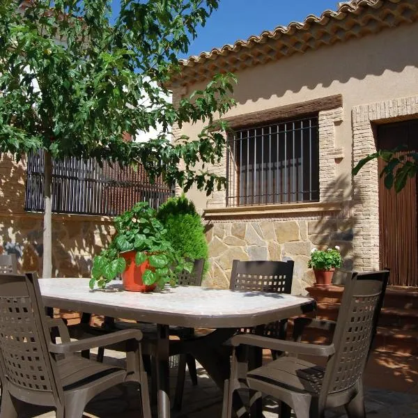 Casa Rural Parajes del Júcar, hotel v destinácii Casas de Benítez