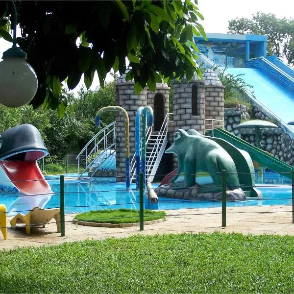 Resort Hotel Cajuína Náutico Club, hotell i Teresina