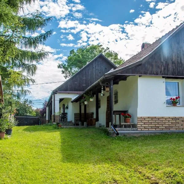 Cicahegy Vendégház, hotel v destinaci Tápióság
