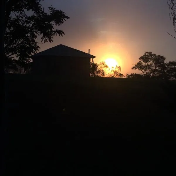 Magnificat Cottage, hotel in Cunha