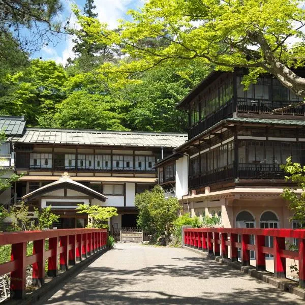 積善館 佳松亭・山荘、中之条町のホテル