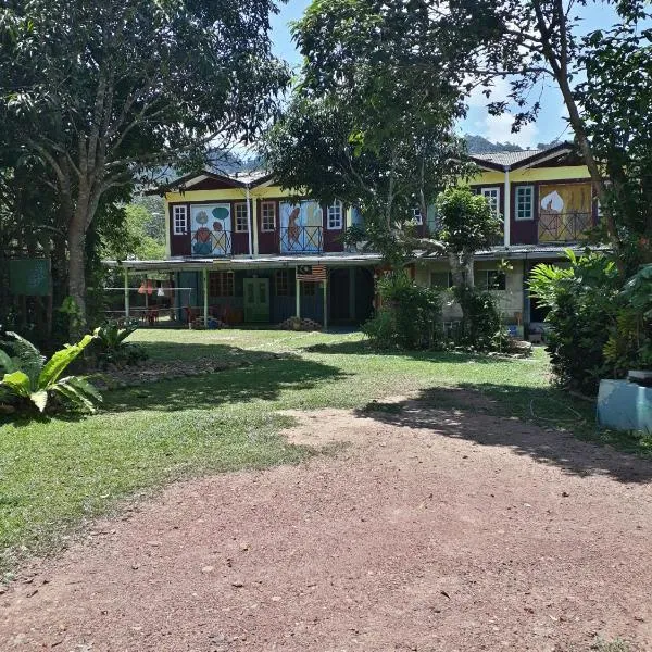 Tahan Guest House، فندق في كوالا تاهان