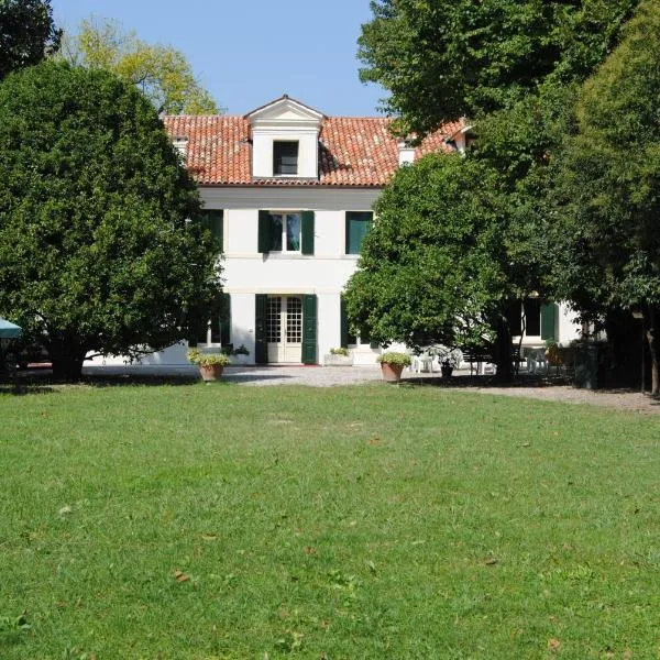 Ca' Settecento "Villa Cavazza Querini", hotel in Pasiano di Pordenone