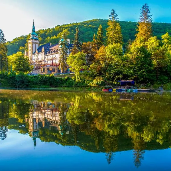 Hotel Palota Lillafured, готель у місті Ліллафюред