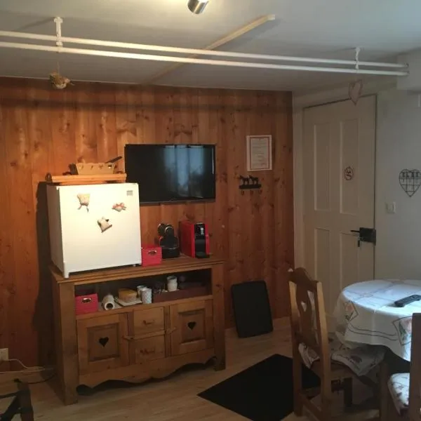 La Bergerie - chalet Alice、Choexのホテル