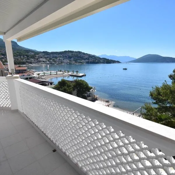 Apartment Aqua, hotel a Herceg-Novi