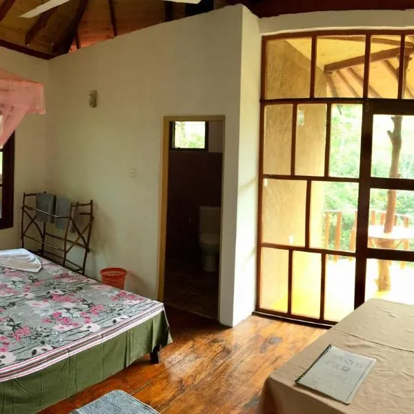 Seasons Four Mini Jungle Cabana, hotel in Matara