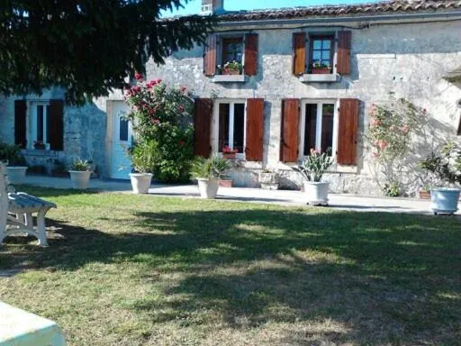 la Belle Charentaise, Hotel in Mainxe