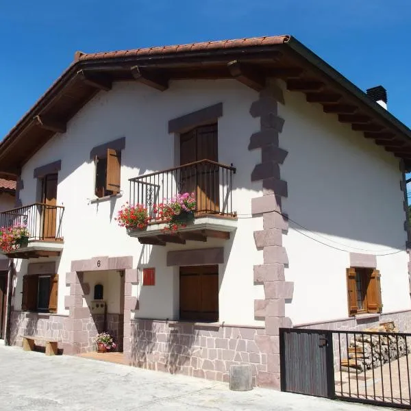 Casa Rural Txolinenea, hotel en Lantz