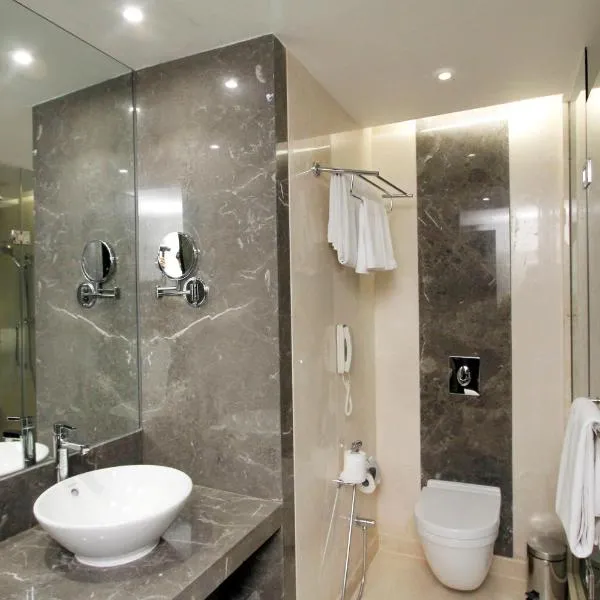 Crowne Plaza Pune City Centre by IHG photo 2