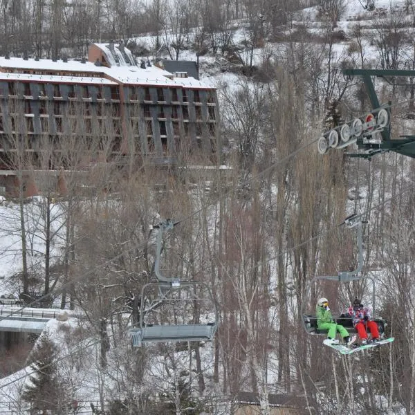 Evenia Monte Alba, hotel di Castanesa