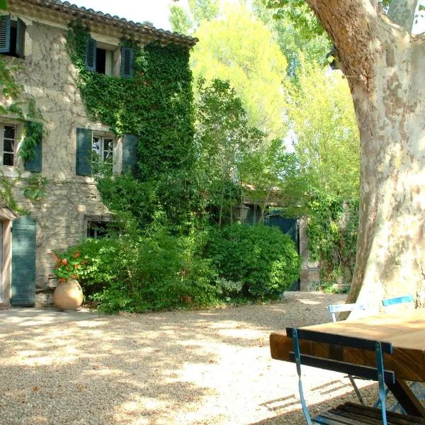 Campagne Baudeloup, hotel v destinaci LʼIsle-sur-la-Sorgue