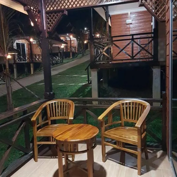 Kampong Pasir Hantu에 위치한 호텔 페렌티안 아일랜드 코코헛 롱 비치 리조트(Perhentian Island Cocohut Long Beach Resort)