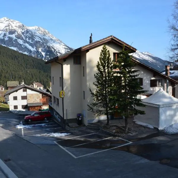 Pensione Cari, hotel in Chironico