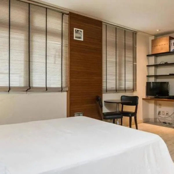 Perto de Ipanema, 250 metros da praia, entre postos 5 e 6