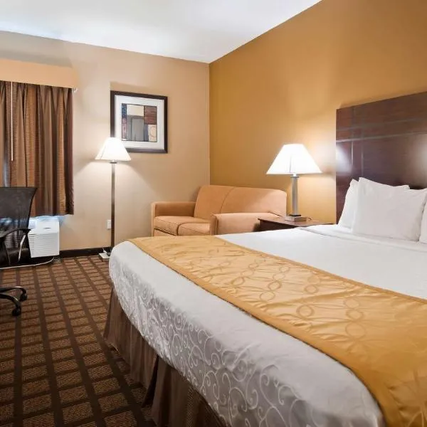 Best Western Plaza Hotel Saugatuck、ソーガタックのホテル
