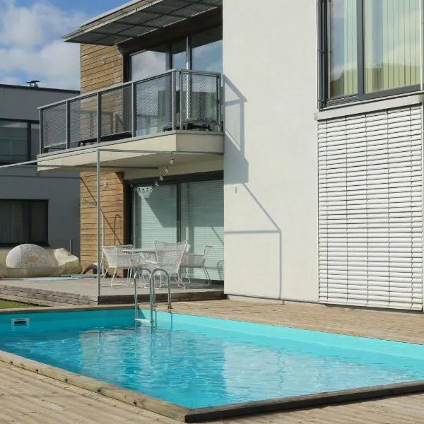 Papli 34 Apartment with pool, hotel Pärnuban