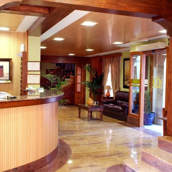Hotel Menano, hotel in Manzanares