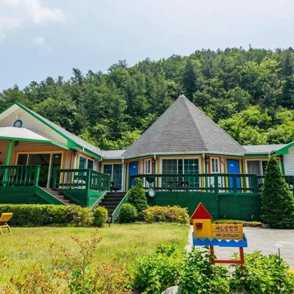 Charm Pension, hotelli kohteessa Gapyeong