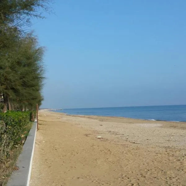 Vista mare, hotel v destinaci Pineto