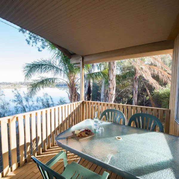 Mundic Waterfront Cottages, hótel í Renmark