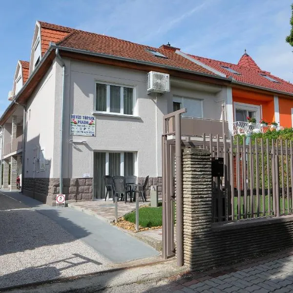 Hévízi Tópark Panzió，位于赫维兹的酒店
