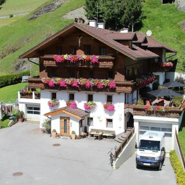 Apartmenthaus Innerkratzerhof, hotel v destinaci Prägraten