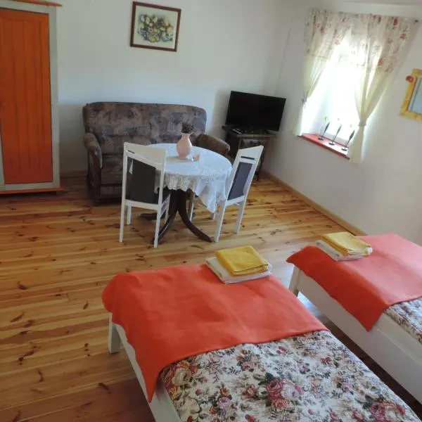 Pod Miotełką, hotel v destinaci Wleń