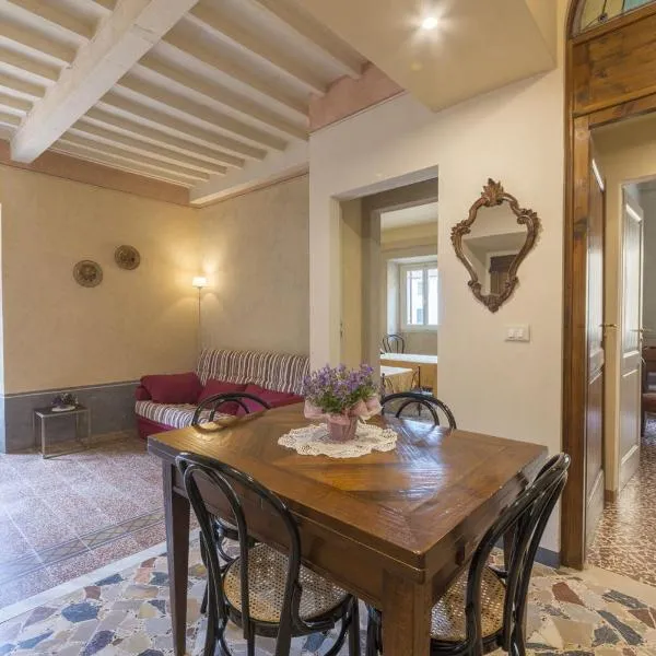 I Bei Ricordi - Historic Centre Apartment 6, hotel v destinaci Arezzo